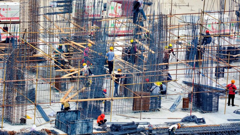 全玻幕墙每平米造价解析：影响因素与成本控制
