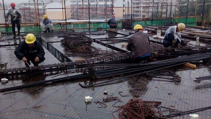 农村自建房施工队的选择，是保证施工质量和工期的重要因素。以下是一些选择标准：